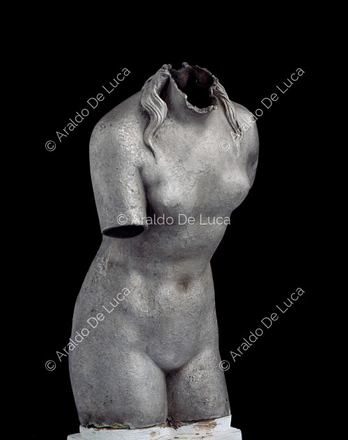 Estatua de plata de Afrodita