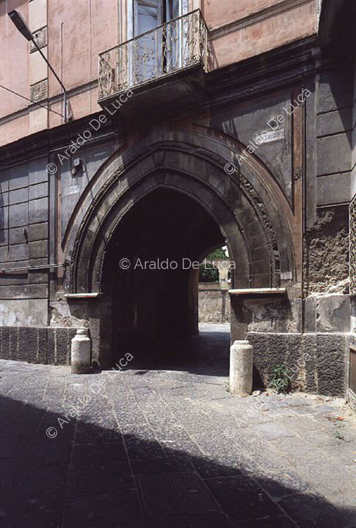 Portale della Masseria di Cresce, XV secolo