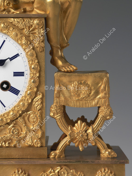 Flora - Table clock, detail of the seat